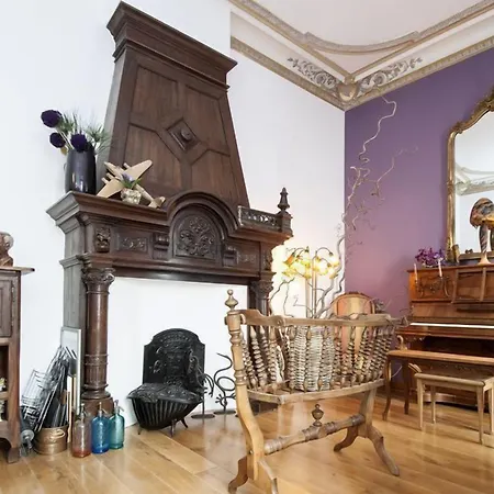 Le Carré Des Arts *